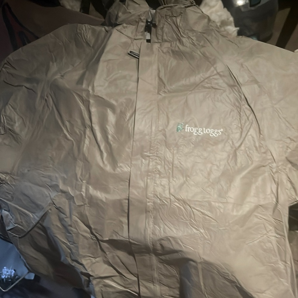 Frogg Toggs size xl